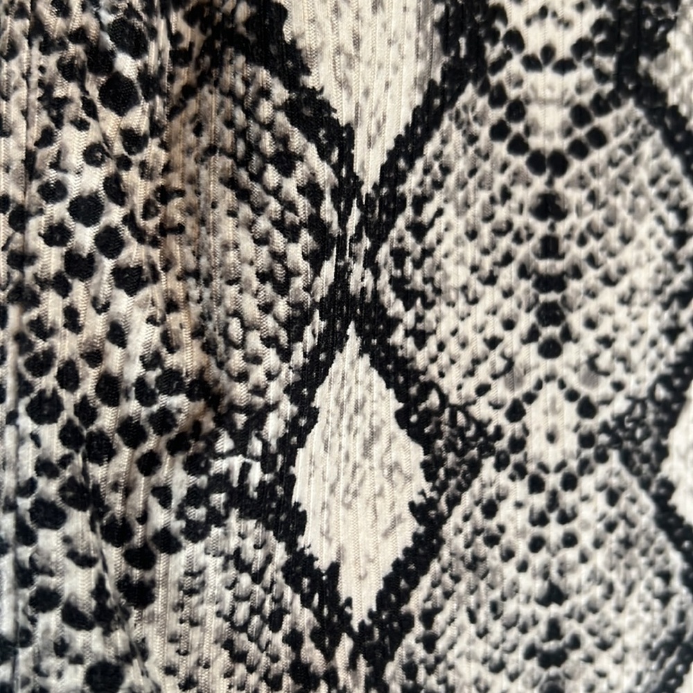 Snake skin long sleeve top - Picture 3 of 3